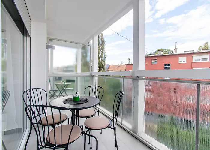 Flexible Selfcheckins 58, 59 & 60 - Zagreb - Loggia - New - Luxury