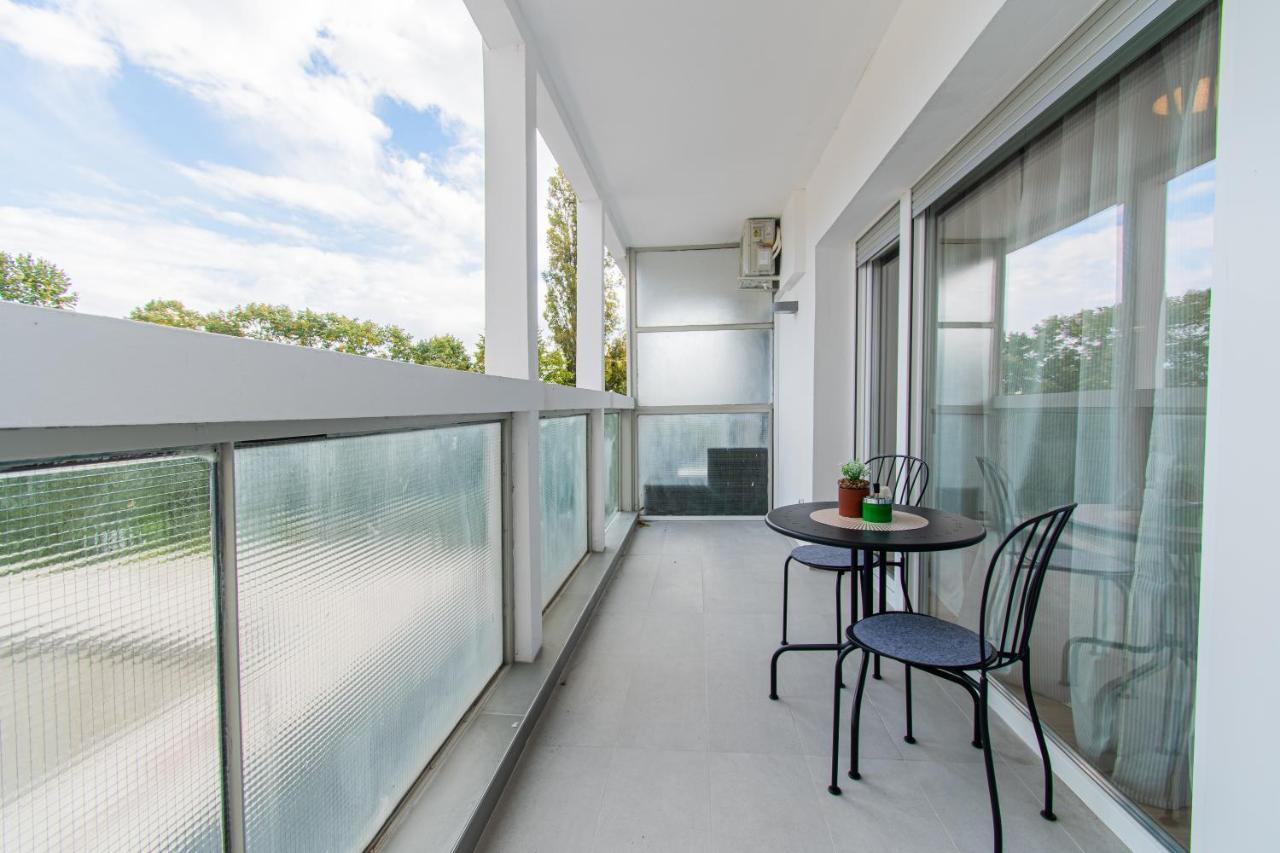 Flexible Selfcheckins 58, 59 & 60 - - Loggia - New - Luxury Apartment *