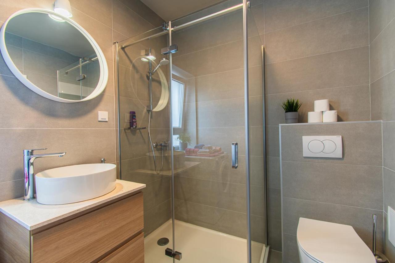 Flexible Selfcheckins 58, 59 & 60 - - Loggia - New - Luxury *